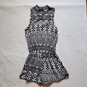 Acemi Monochrome Geometric Patterned Romper